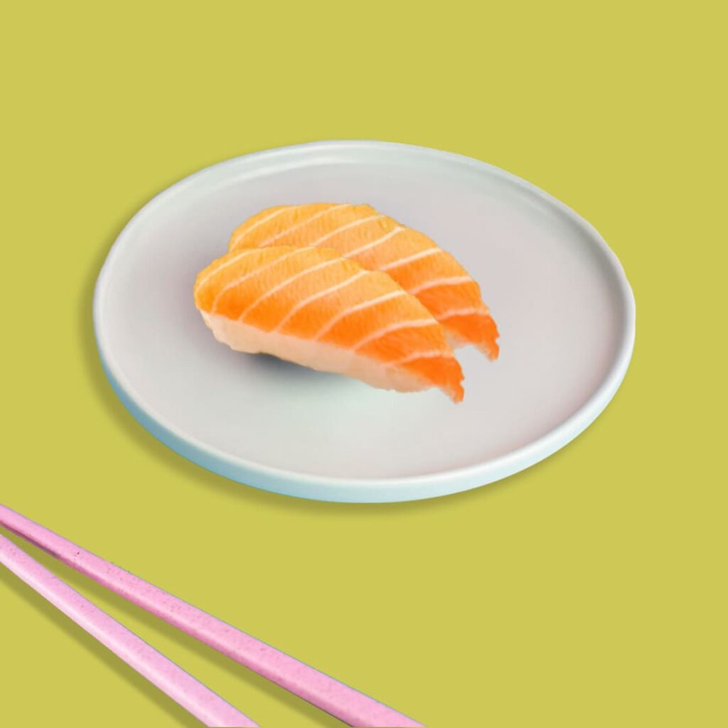 Sushi au saumon frais, un classique intemporel de la cuisine japonaise proposé par Tastyrice.